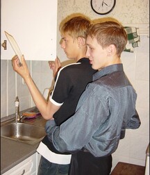 Ton & Andy in the Kitchen gay tube 5ff7ab845102e.jpg
