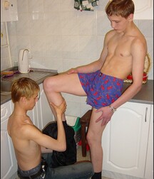 Ton & Andy in the Kitchen gay tube 5ff7abbea3b3b.jpg