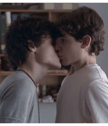 Kiss 5b5b93f2ed516.jpg