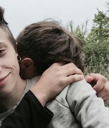Kiss 5b5b93fbd117e.jpg