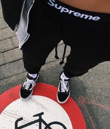 black and white shoes 5ceccdb00b3e3.jpg