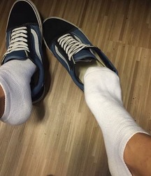 black and white shoes 5ceccdb467ded.jpg