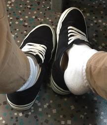 black and white shoes 5ceccdbebe3ee.jpg