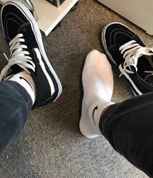 black and white shoes 5ceccdcb7152b.jpg