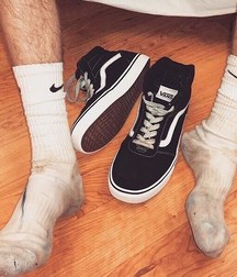 black and white shoes 5ceccdce44912.jpg