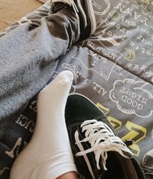 black and white shoes 5ceccdd0d83c9.jpg