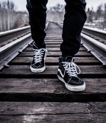 black and white shoes 5ceccde2b49cf.jpg