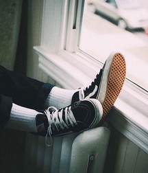 black and white shoes 5ceccde8b048c.jpg