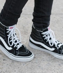 black and white shoes 5ceccdee52002.jpg