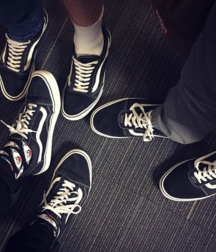 black and white shoes 5ceccdfc75eeb.png