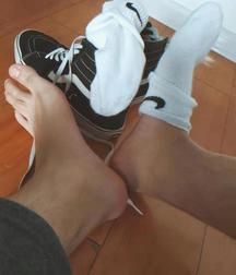 black and white shoes 5ceccdff449e6.jpg