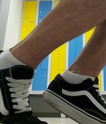 black and white shoes 5cecce097fe42.jpg