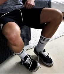 black and white shoes 5cecce0bbbc28.jpg
