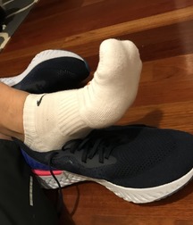 black and white shoes 5cecce0fe67df.jpg