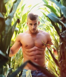 boys of the corn 5dd2f94d4e3d9.jpg