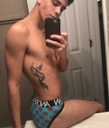 gay amateur  5a6fb3cf88584.jpg
