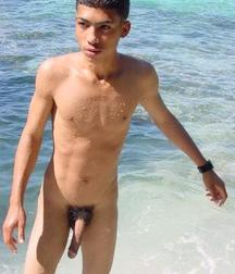 LEONEL - Horsehung and Handsome Latino 5b37469f360d3.jpg
