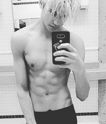 KissMe's BoysBods 5a6ebcd076476.jpg