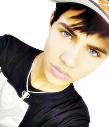 KissMe's PrettiestPt2 5a810eeb8fe0a.jpg