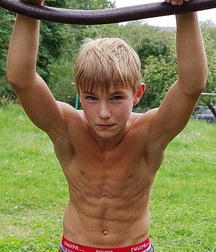 KissMe's ToplessBoys 5a94fee26869f.jpg