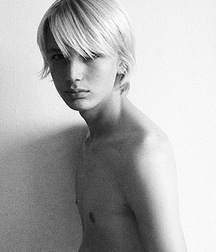 KissMe's ToplessBoys 5a94fee3e9b73.jpg