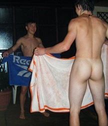 Drunk lads  5a20ede45d656.jpg