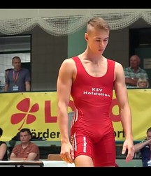 Buff wrestlers  5ad03b4fe7a20.jpg