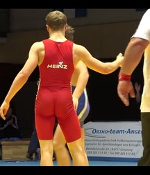 Buff wrestlers  5ad03b523de07.jpg