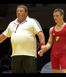 Buff wrestlers  5ad03b5498d8a.jpg