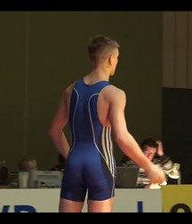 Buff wrestlers  5ad03b6238d21.jpg