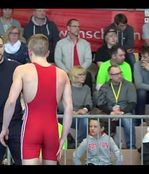Buff wrestlers  5ad03bac3e751.jpg