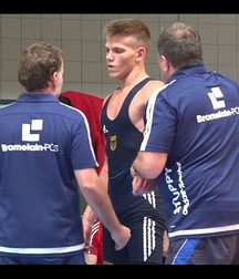 Buff wrestlers 3 5ad406efe2b97.jpg