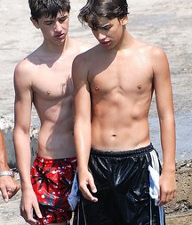 Nice guys 1 5a99d33643a5b.jpg
