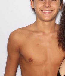 Hot idols 1: Isaak Presley 5d9391937c9c1.jpg