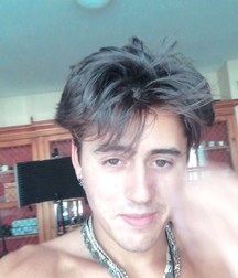 Hot idols 1: Isaak Presley 5d939195eb797.jpg