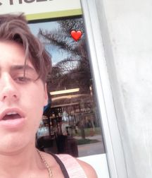 Hot idols 1: Isaak Presley 5d93919e0e15c.jpg