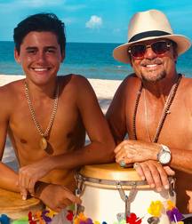 Hot idols 1: Isaak Presley 5d9391a039dbf.jpg