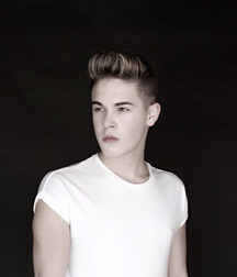 Hot Idols: Ricardo Hurtado 5d9422dd74bf9.jpg