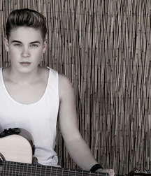Hot Idols: Ricardo Hurtado 5d9422e63ab1b.jpg