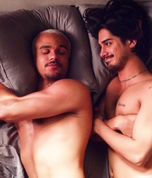 Hot Idols: Avan Jogia 5d9428b585ddb.jpg