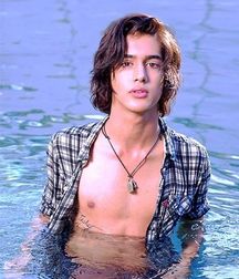 Hot Idols: Avan Jogia 5d9428dc67366.jpg
