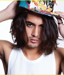 Hot Idols: Avan Jogia 5d9428e1e722d.jpg