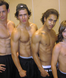 Hot Idols: Leo Howard 5d942ac48dc30.jpg