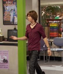 Hot Idols: Leo Howard 5d942aeae088e.jpg