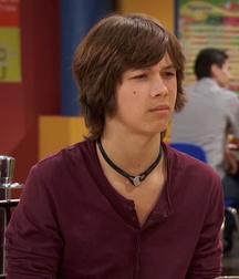 Hot Idols: Leo Howard 5d942aec95d8b.jpg