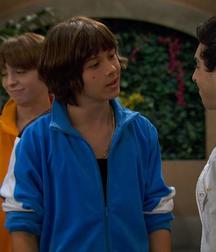 Hot Idols: Leo Howard 5d942aee4b317.jpg
