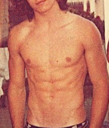 Hot Idols: Leo Howard 5d942af6d2938.jpg