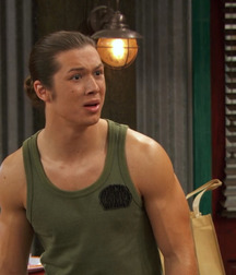 Hot Idols: Leo Howard 5d942b1dce397.jpg
