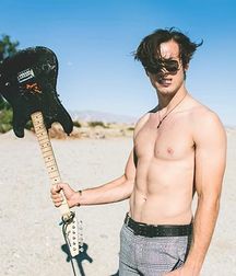 Hot Idols: Leo Howard 5d942b2fc086f.jpg