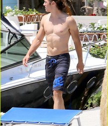 Hot Idols: Leo Howard 5d942b4b498d1.jpg